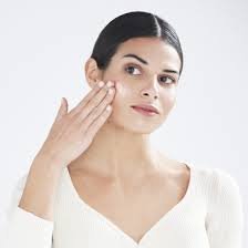 When Your Phone Becomes a Skin Expert Trust, Hype, and the Reality of AI Skin Analysis